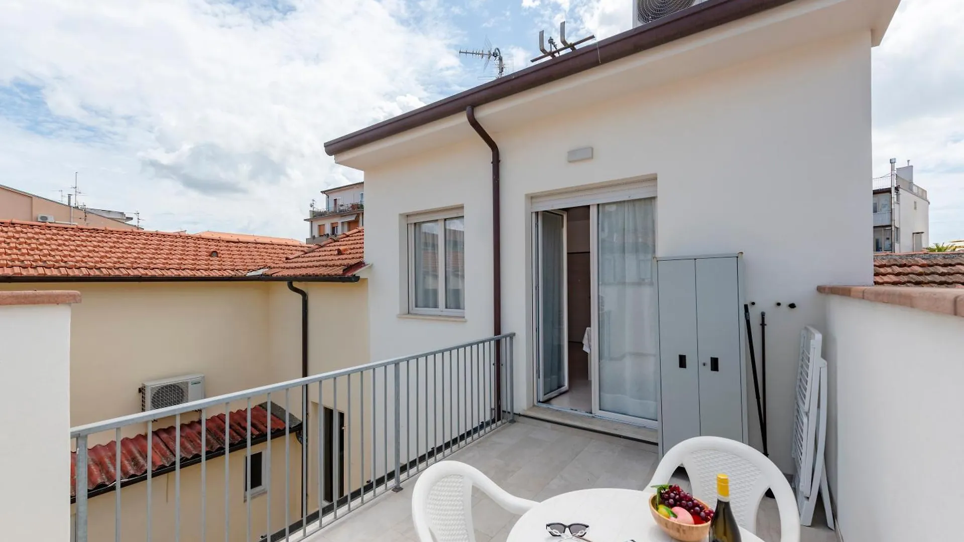Suite Ondina Viareggio Apartments - Happy Rentals Italy