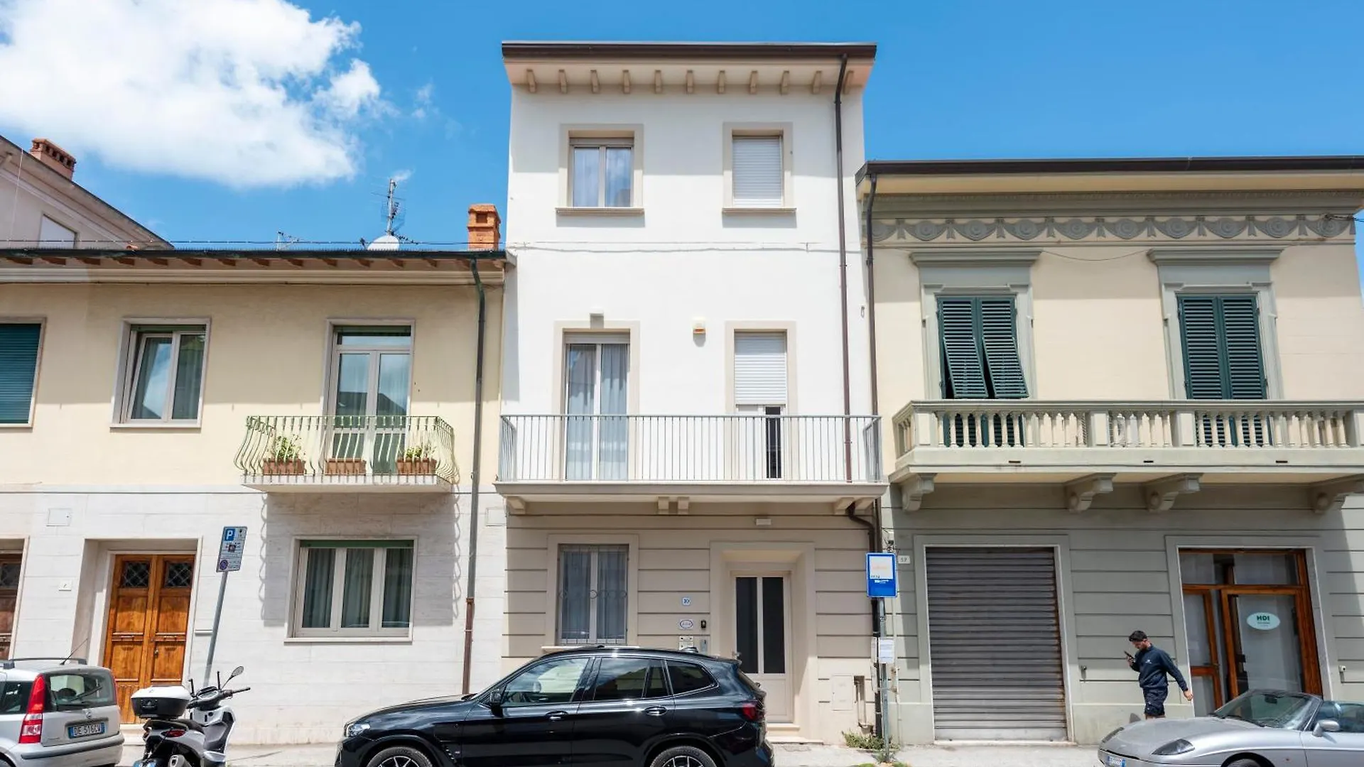 Suite Ondina Viareggio Apartments - Happy Rentals contacts